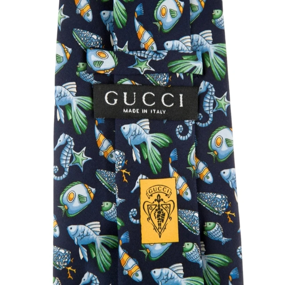 GUCCI • Vintage Fish Seahorse Business Classic Tie